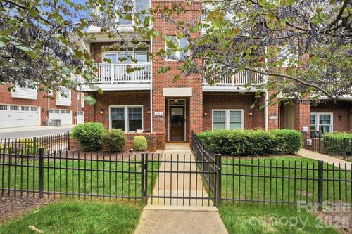 1024 Wesley Park Ln, Charlotte, NC, 28208-0042 | Card Image