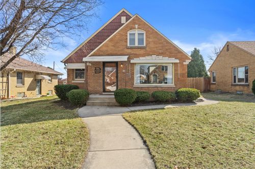 3554 S 14th St, Milwaukee, WI, 53221-1640 | Card Image