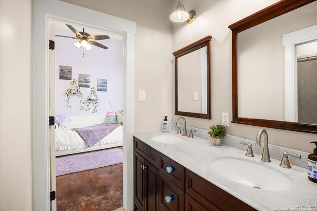 122 Twisting Oak Ct, House other with 4 bedrooms, 3 bathrooms and null parking in Pipe Creek TX | Image 29