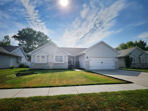 1119 17th Ave, Kearney, NE, 68845-4201 | Card Image