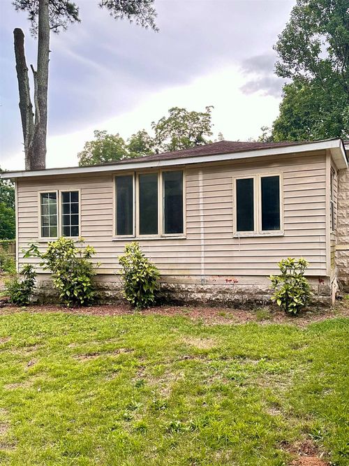 917 Dixie Ave, Florence, AL, 35630-3326 | Card Image