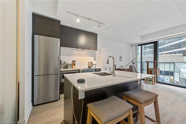 206 - 57 St Joseph St, House attached with 2 bedrooms, 1 bathrooms and null parking in Toronto ON | Image 18