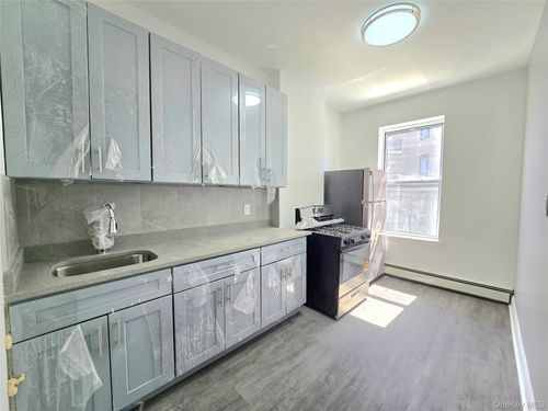 3-5646 Myrtle Ave, Ridgewood, NY, 11385-4736 | Card Image