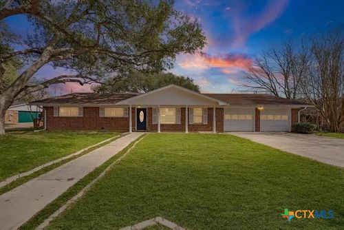 795 Vogel Dr, Lockhart, TX, 78644-3339 | Card Image