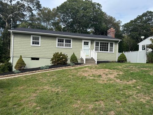 26 Fulmore Dr, Waterford, CT, 06385-1504 | Card Image