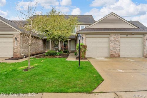 137-4000 Hunters Cir E, Canton, MI, 48188-2345 | Card Image