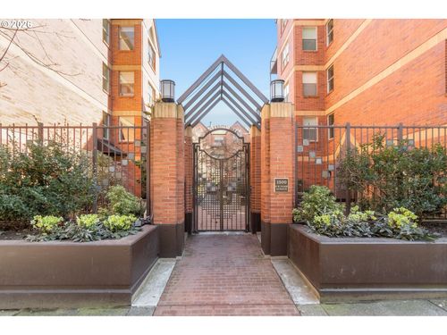 429-1500 Sw Park Ave, Portland, OR, 97201-3445 | Card Image