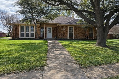 413 Kingsbridge Ct, Garland, TX, 75040-0947 | Card Image