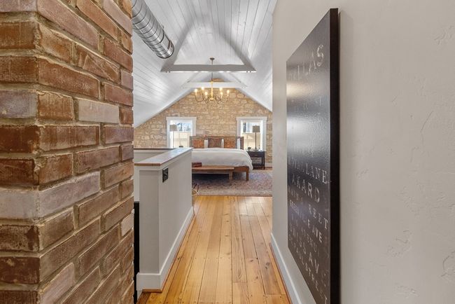 125 W San Antonio St, Home with 2 bedrooms, 3 bathrooms and 2 parking in Fredericksburg TX | Image 14