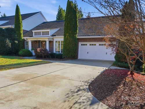 169 42nd Avenue Dr Nw, Hickory, NC, 28601-8094 | Card Image