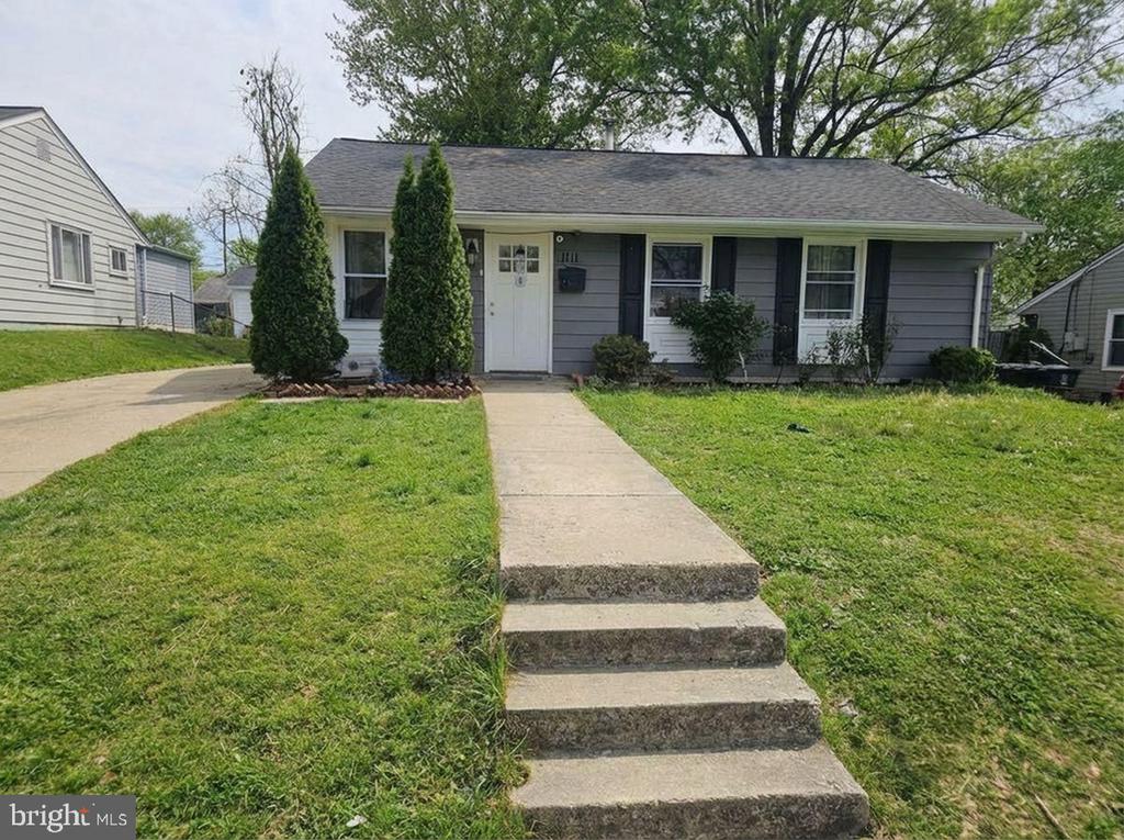 Residential in OXON HILL