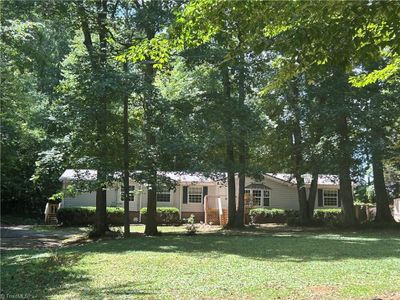 1080 Deer Trail Road, House other with 4 bedrooms, 2 bathrooms and null parking in King NC | Image 3