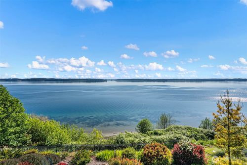182 Bow Rd, Fox Island, WA, 98333-9707 | Card Image