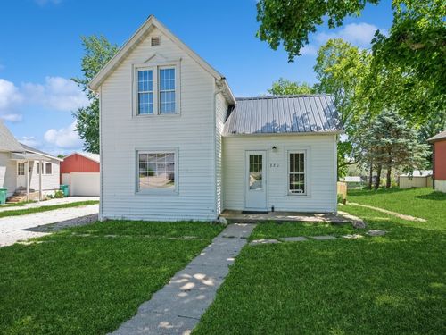 321 3rd St S, Coggon, IA, 52218-9419 | Card Image