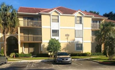 303B4 - 5761 Riverside Dr, Condo with 1 bedrooms, 1 bathrooms and null parking in Coral Springs FL | Image 1