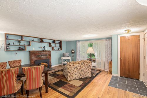 3050 Marlington Rd, Waterford, MI, 48329-3652 | Card Image