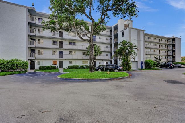 APT-506 - 8720 N Sherman Cir, Condo with 2 bedrooms, 2 bathrooms and null parking in Miramar FL | Image 43