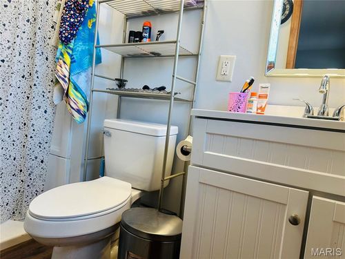 515 W James Blvd, Saint James, MO, 65559-1220 | Card Image