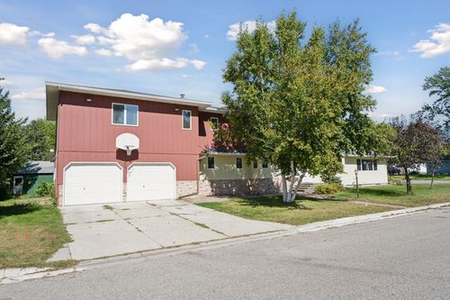 612 S 11th St, Olivia, MN, 56277-1515 | Card Image