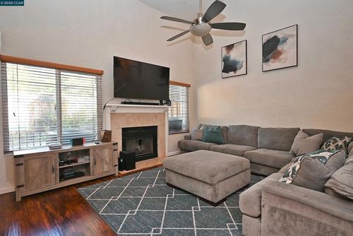 2514 Fern Leaf Ln, Martinez, CA, 94553-4343 | Card Image