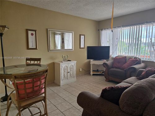 apt-12a-900 Sw 11th Ave, Hallandale Beach, FL, 33009-6720 | Card Image
