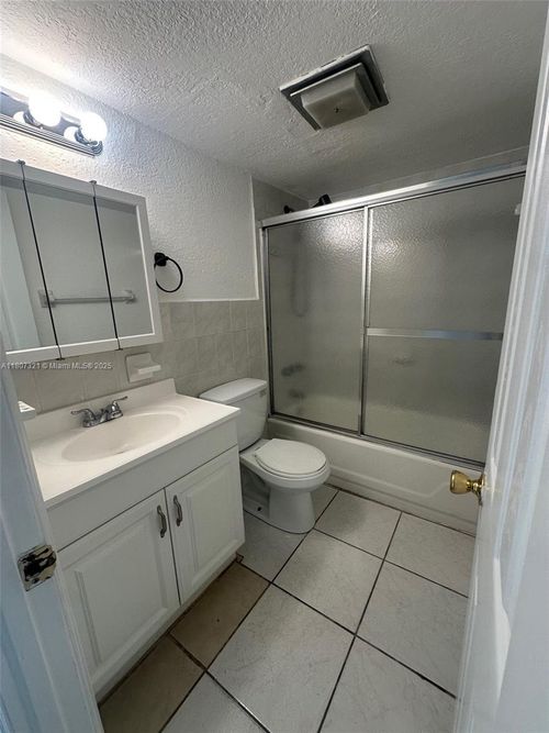 apt-j-8003 W 6th Ave, Hialeah, FL, 33014-4102 | Card Image