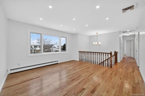 13 Sutherland Dr, Monroe, NY, 10950-4127 | Card Image