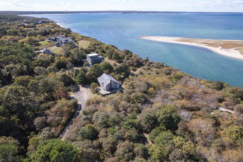 9 N Neck Rd, Edgartown, MA, 02539-4104 | Card Image