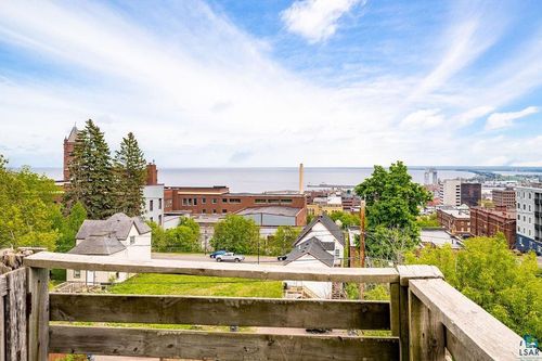 24 W 5th St, Duluth, MN, 55806-2728 | Card Image