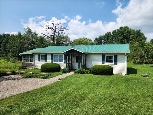 104 Sequoia Dr, Mercer, PA, 16137-9304 | Card Image