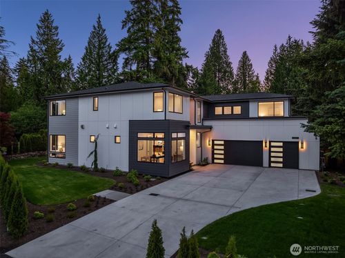 12831 Ne 80th St, Kirkland, WA, 98033-8209 | Card Image
