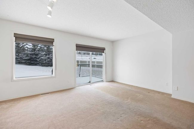 30 - 200 Hidden Hills Terrace Nw, Home with 2 bedrooms, 1 bathrooms and 2 parking in Calgary AB | Image 6