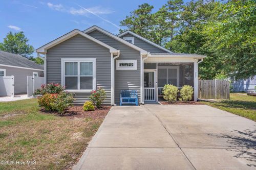 207 Ne 67th St, Oak Island, NC, 28465-4626 | Card Image