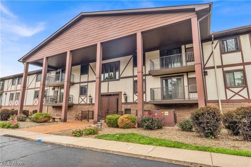 235-4849 Grace Rd, North Olmsted, OH, 44070-6205 | Card Image