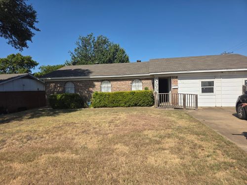 6600 Robindale Rd, Forest Hill, TX, 76140-1224 | Card Image