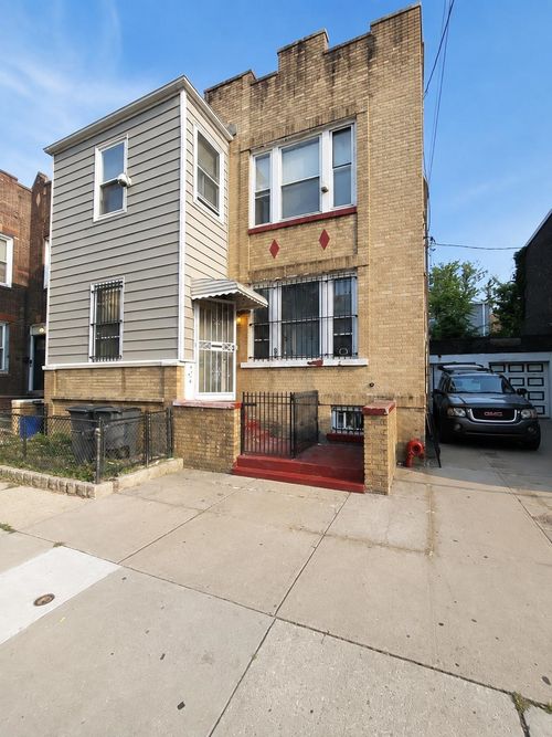 129 Stevens Ave, Jersey City, NJ, 07305-3007 | Card Image
