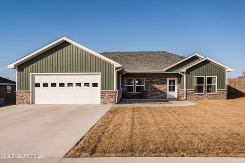 196 County Road 371, Holts Summit, MO, 65043-2618 | Card Image