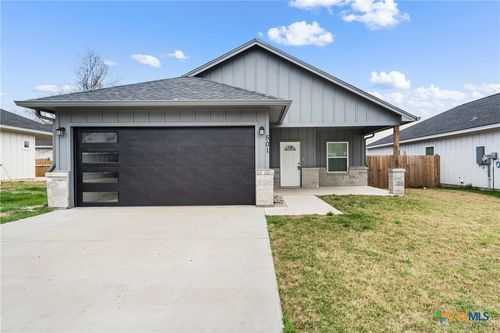 501 Avenue A, Moody, TX, 76557-4337 | Card Image