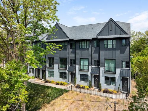 226 Sutton Park Ln, Charlotte, NC, 28211-1374 | Card Image