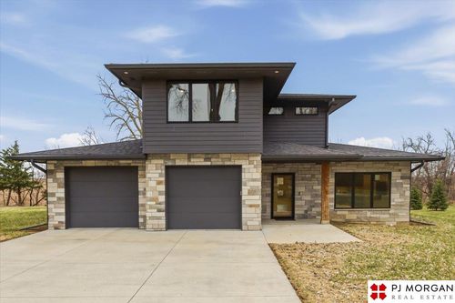 329 Christy St, Carson, IA, 51525-4319 | Card Image