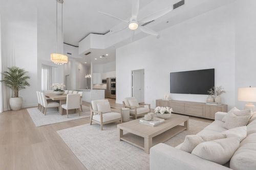 105-300 S Australian Ave, West Palm Beach, FL, 33401-5083 | Card Image