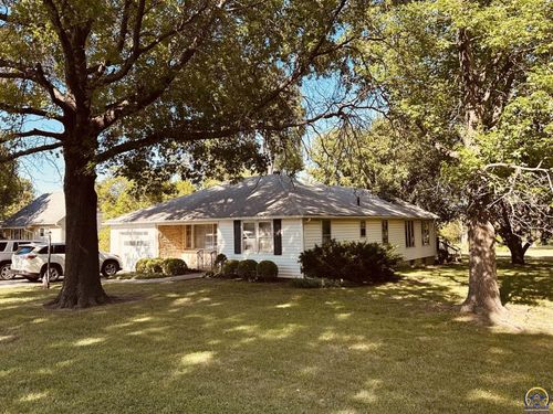 2008 Sw Broadview Dr, Topeka, KS, 66615 | Card Image
