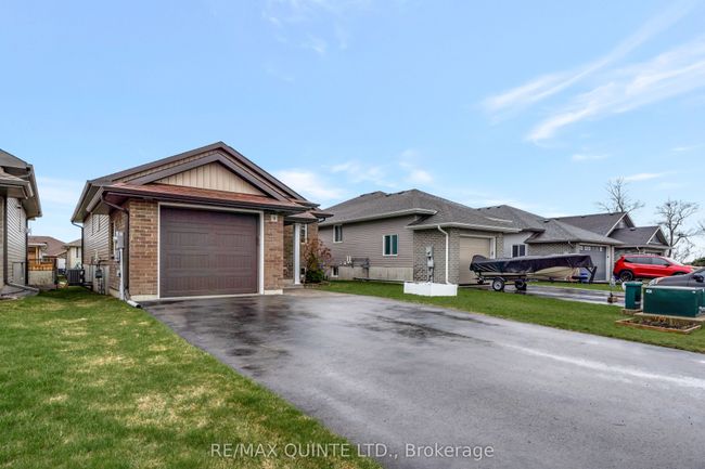 8 Mcintosh Cres, House other with 5 bedrooms, 2 bathrooms and 2 parking in Trenton ON | Image 46