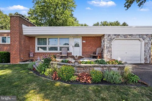 315 S Hillcrest Ave, QUARRYVILLE, PA, 17566-1315 | Card Image