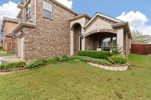 1612 Scarlet Crown Dr, Fort Worth, TX, 76177-1557 | Card Image