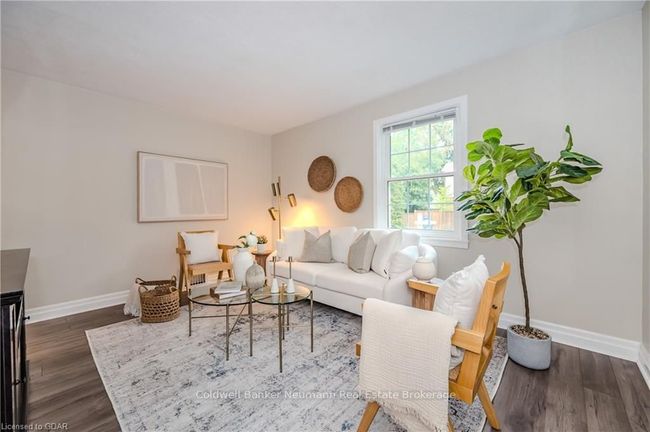 28 Winston Cres, House other with 3 bedrooms, 2 bathrooms and 1 parking in Guelph ON | Image 5