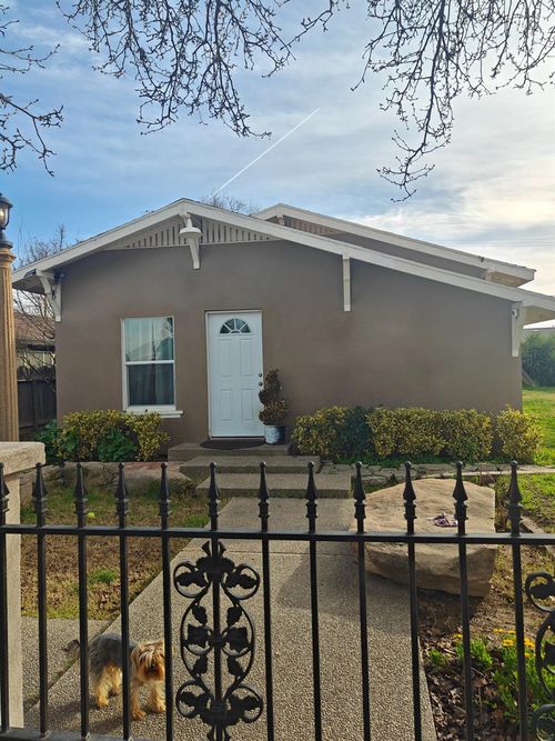 375 W Fir Ave, Pinedale, CA, 93650-1317 | Card Image
