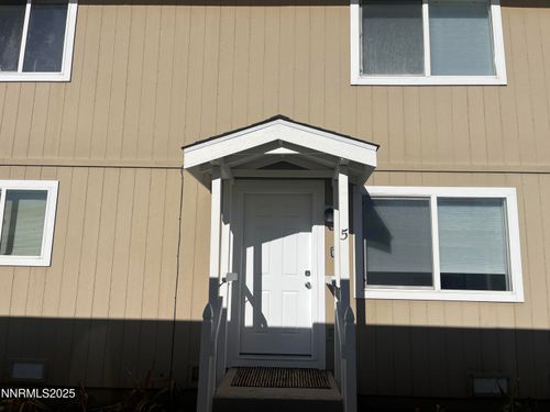 5-1265 Redwood Cir, Gardnerville, NV, 89460-0008 | Card Image