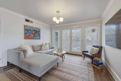 234-5925 E University Blvd, Dallas, TX, 75206-9113 | Card Image