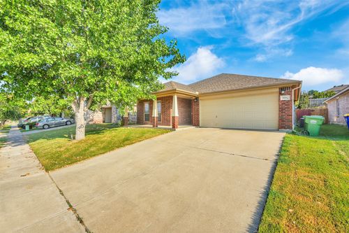 9321 Nathan Ct, White Settlement, TX, 76108-3554 | Card Image